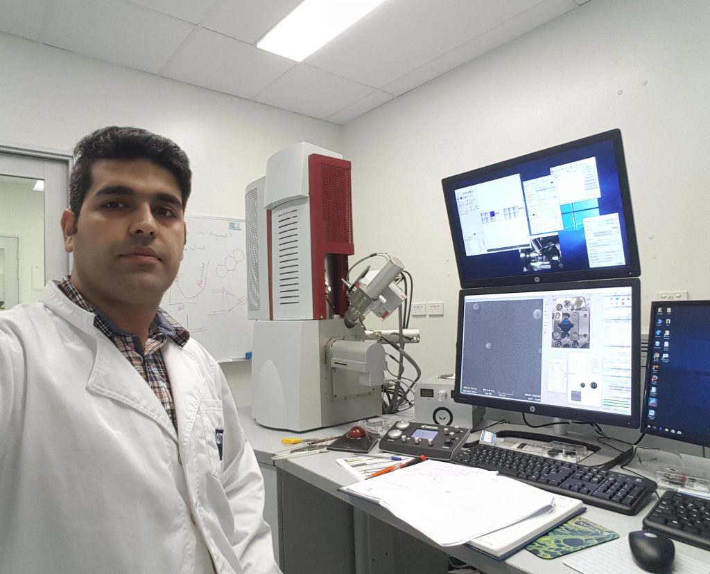 Hesam Shehali with the TESCAN SEM used for EBL experiments